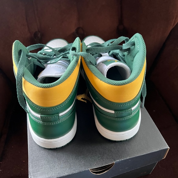 Air Jordan 1 mid - Picture 2 of 5